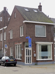 908757 Gezicht op het winkelhoekpand Koningsweg 45 te Utrecht, met links de Kovelaarstraat.N.B. bouwjaar: ...